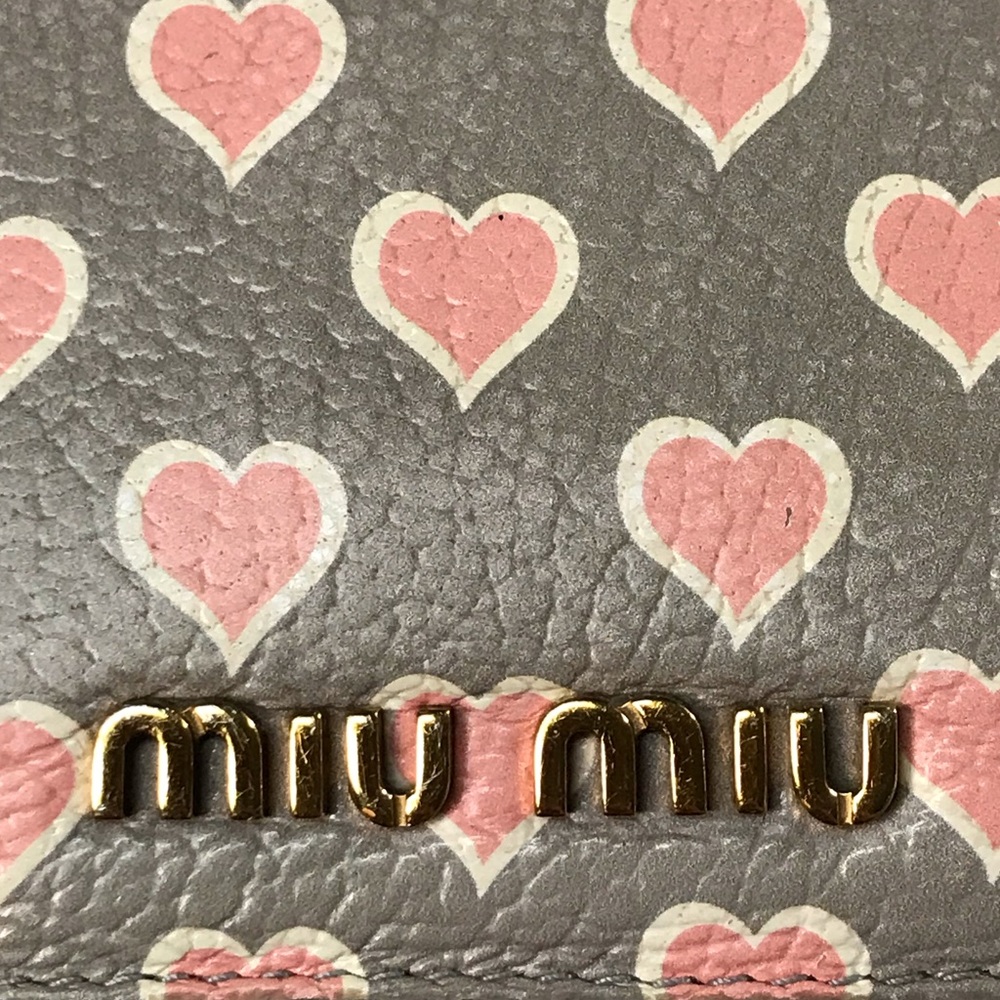 MIU MIU Heart Leather Bifold Compact Wallet 😍 - Picture 8 of 17